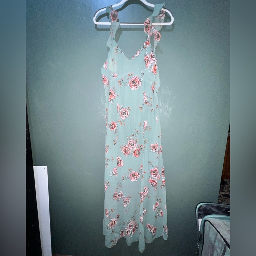 Spring Floral - Picture 2 of 3